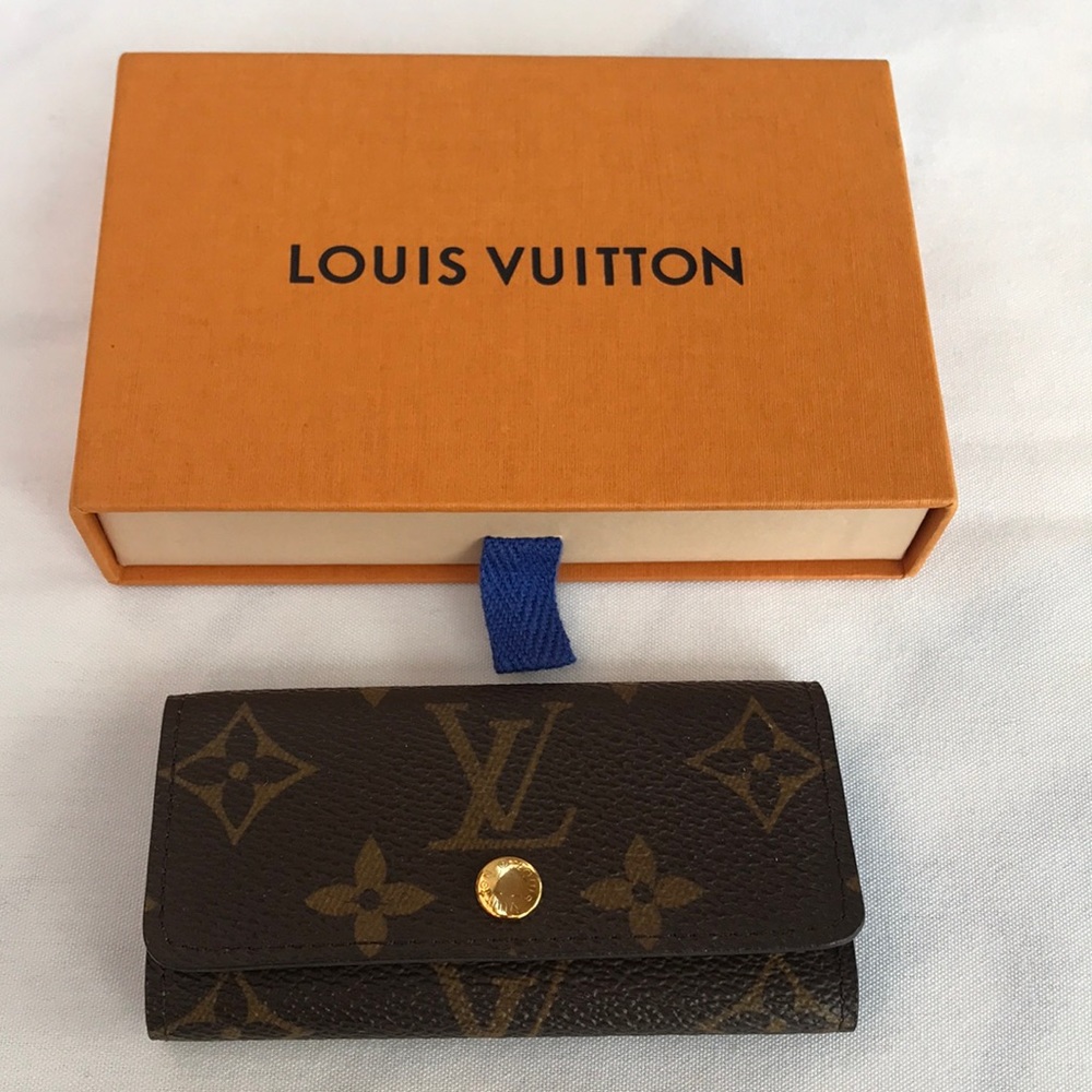 💯Authentic LV Key Case - 4 Rings Monogram coated canvas.
